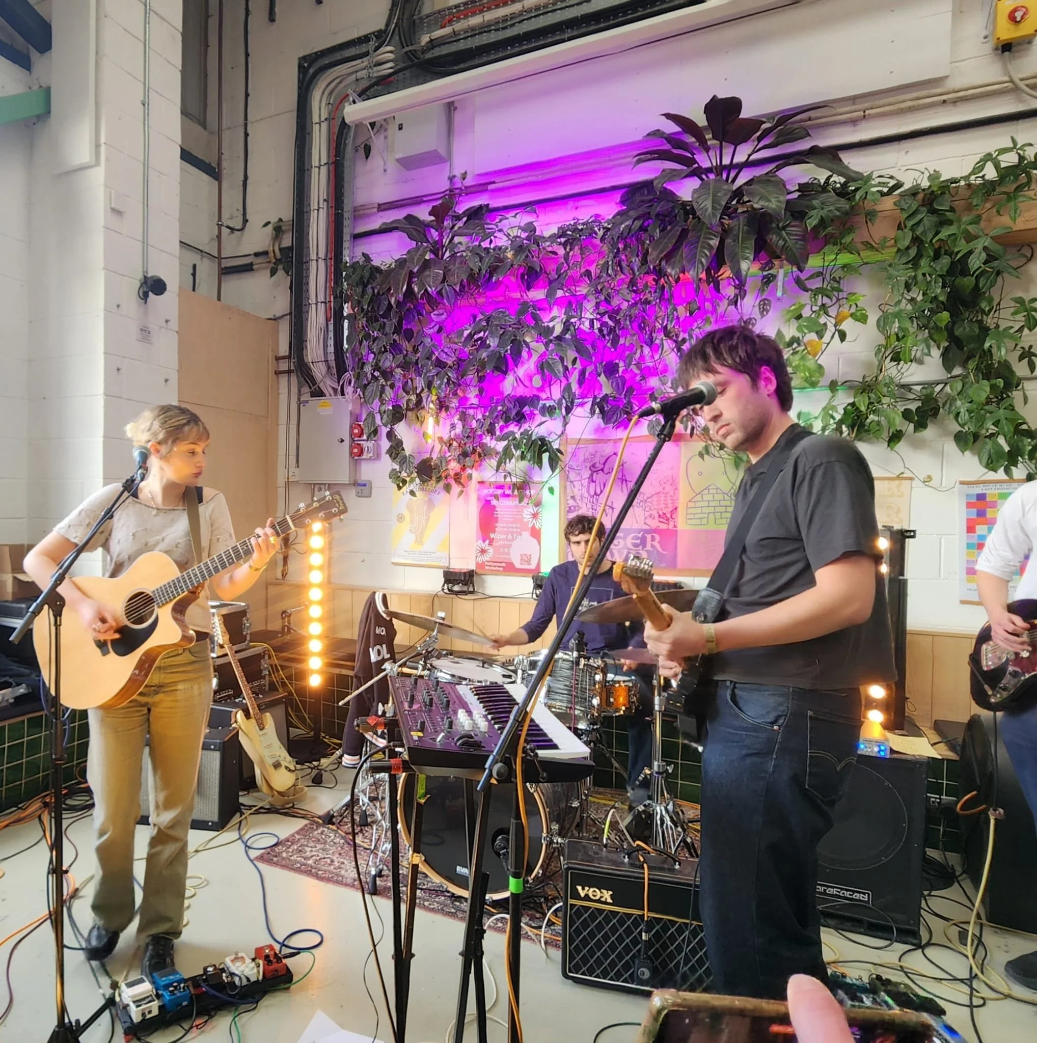 LIVE REVIEW: OUTERTOWN 2026 – A day of discovery, disorder and pure Bristol magic