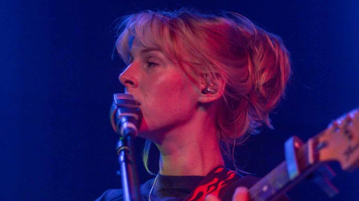 REVIEW: FENNE LILY, STRANGE BREW – ‘A HEARTBREAKINGLY GOOD STORYTELLER’