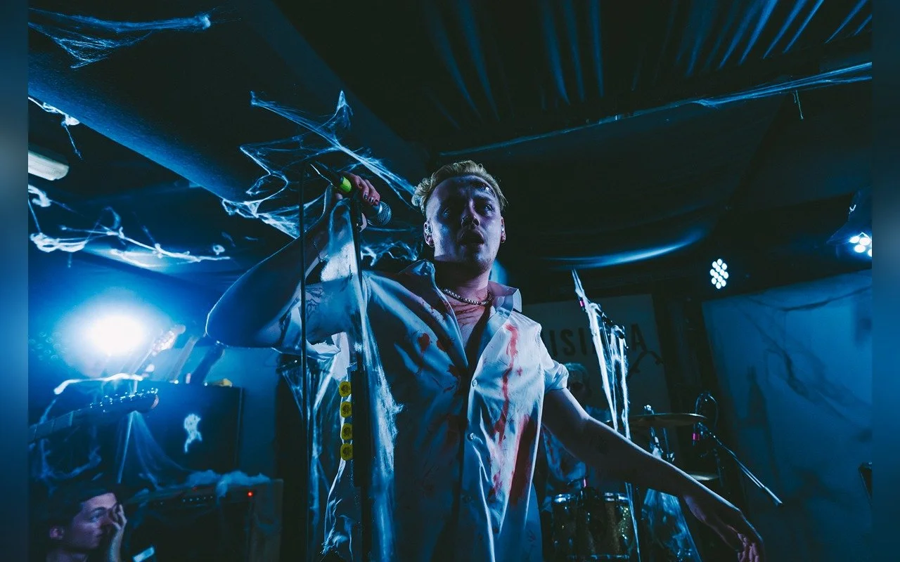 REVIEW: ONLY THE POETS dazzled The Louisiana in Bristol with a ‘ghoulish’ Halloween performance